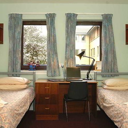 Cairncross House Aparthotel Глазгоу Екстериор снимка